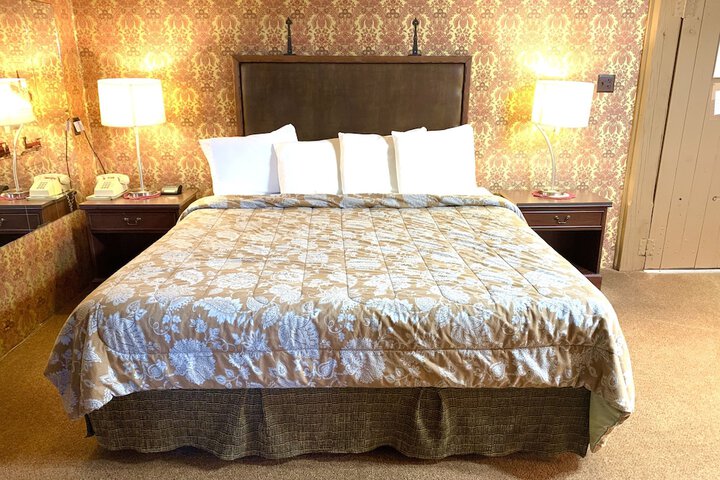 Room 40 of 334