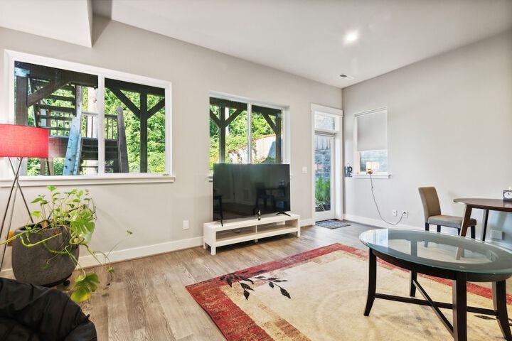 Cozy 1br Retreat in Sammamish 1 Bedroom Apts