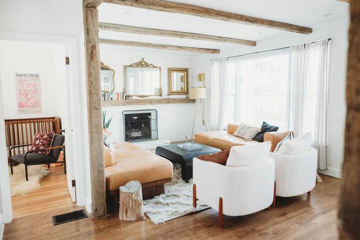 Ode to the 70's creative private home with pool