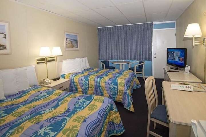 Room 25 of 38