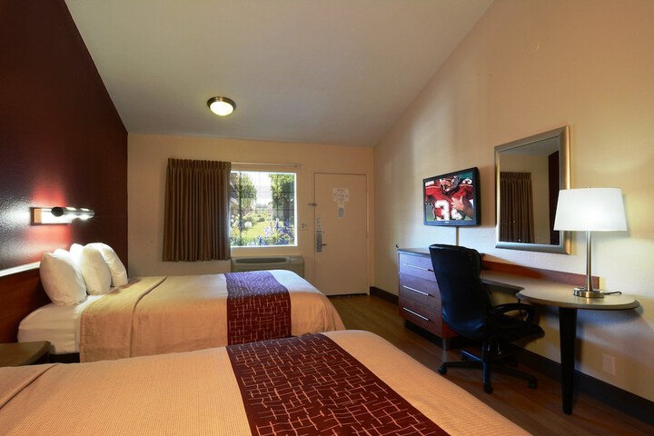 Room 16 of 28