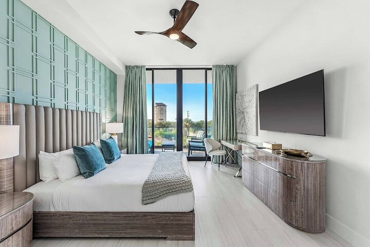 Harbor Island Beach Club Homes by Villatel