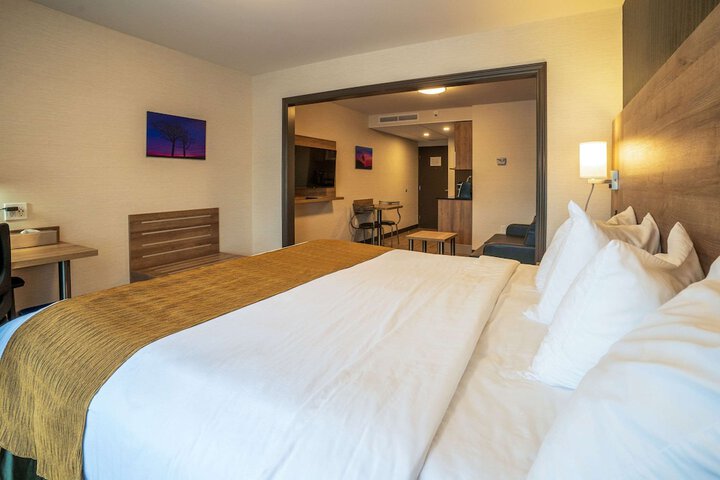 Room 30 of 47