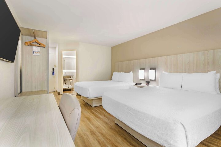 Best Western Plus Sugar Land / Stafford