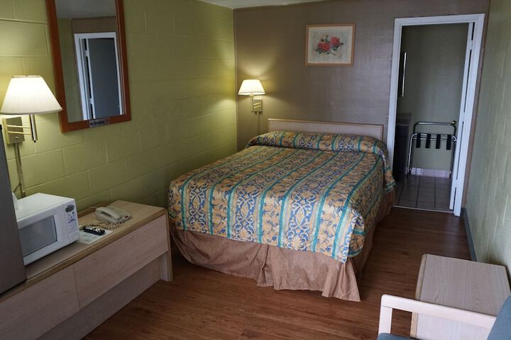 Room 35 of 38