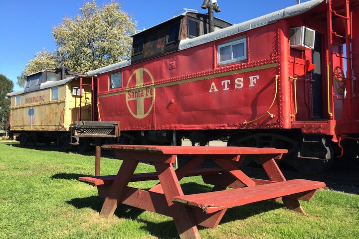 Red Caboose Motel
