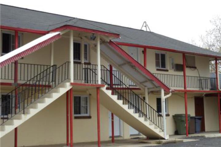 Fernwood Motel