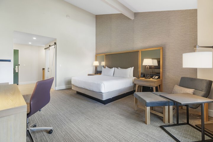 Room 12 of 21