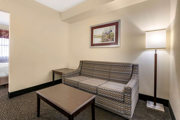 Room 6 of 39