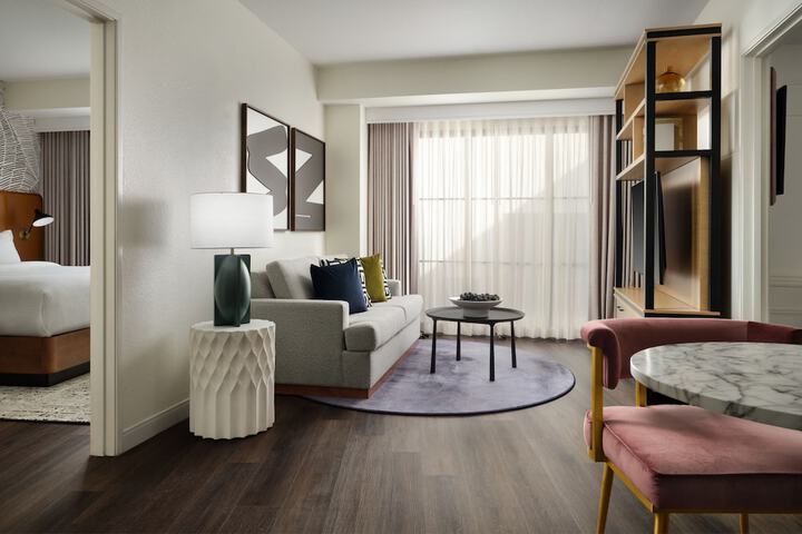 Room 41 of 76