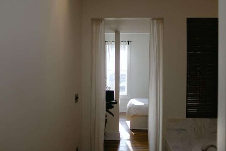 Room 70 of 92