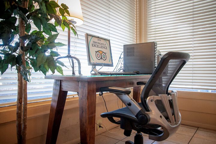 Business Center 17 of 17