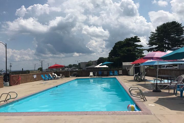 Pool 9 of 38