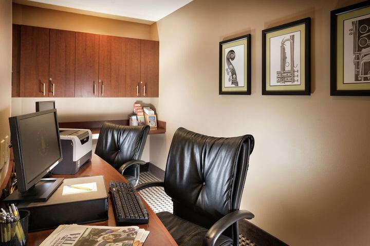 Business Center 53 of 55