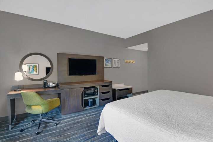 Room 17 of 46