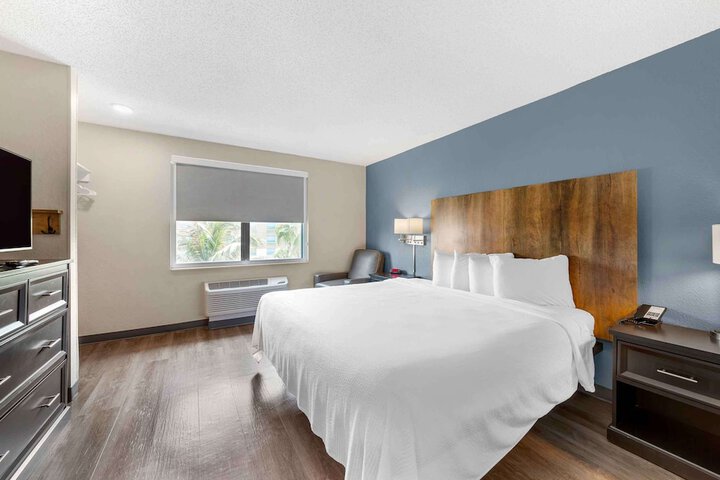Room 21 of 32