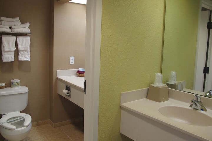 Room 8 of 15