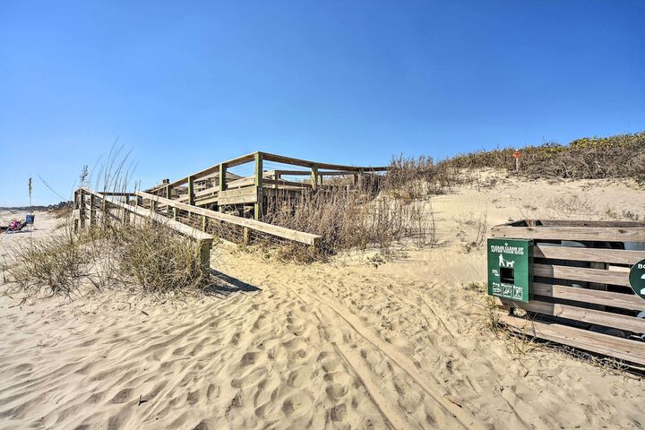 Blissful Kiawah Island Escape: Walk to the Beach!