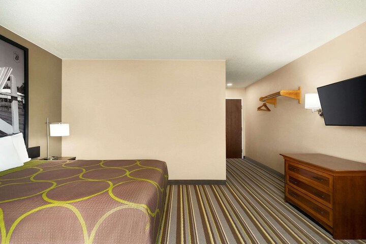 Room 18 of 29