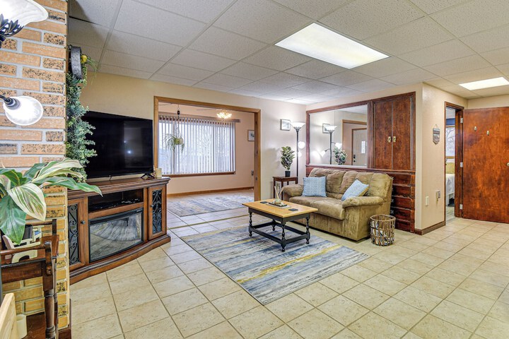 Montour Falls Apartment 3 Mi to Seneca Lake!