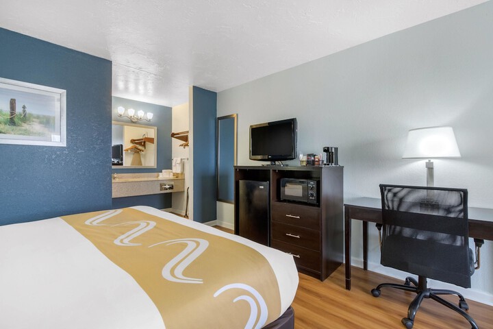 Room 34 of 39
