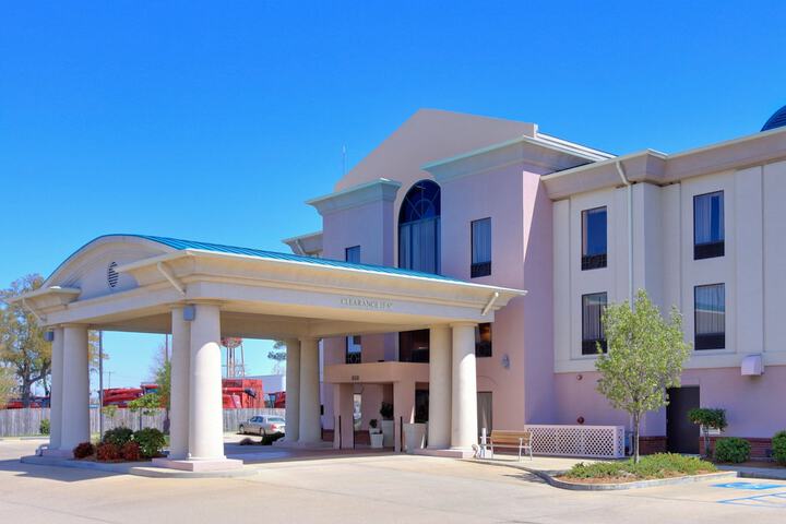 Holiday Inn Express Hotel & Suites Cleveland by IHG