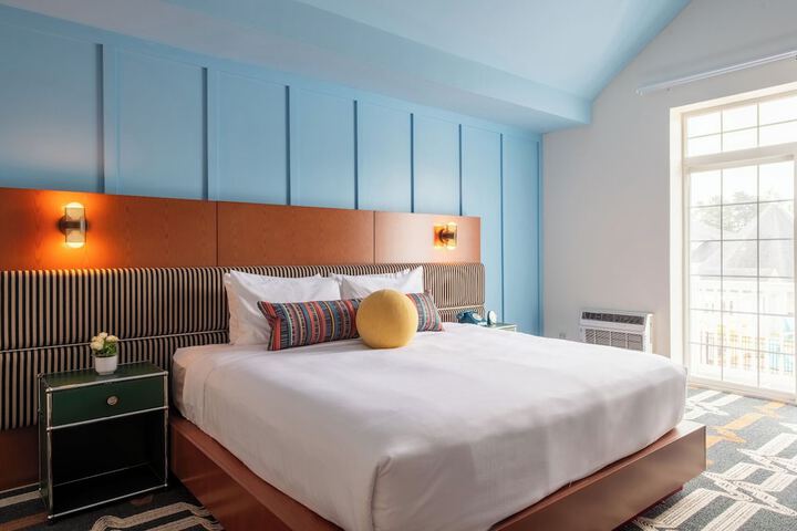Driftaway Hotel and Pool
