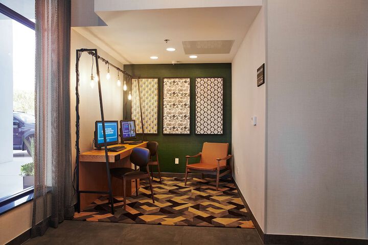 Business Center 66 of 66