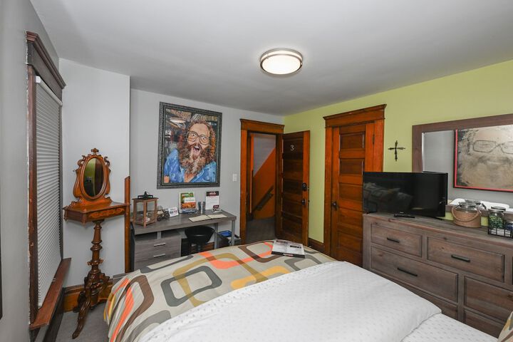 Room 157 of 276