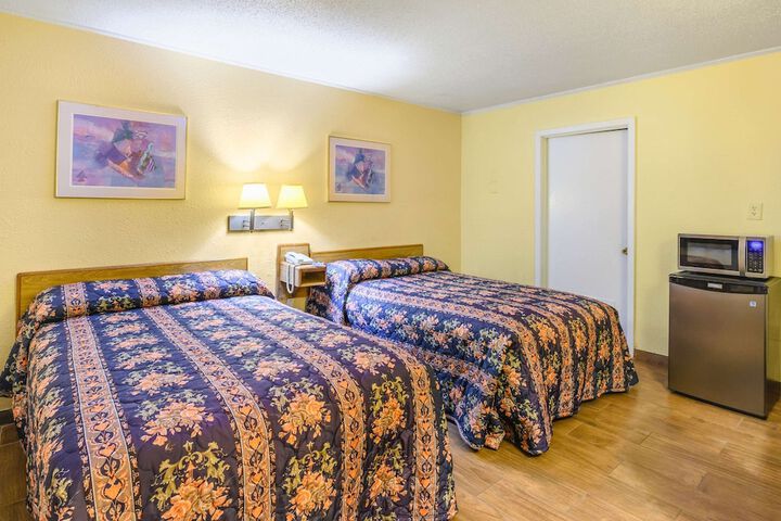 Room 12 of 35