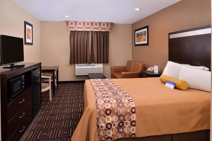 Room 13 of 19