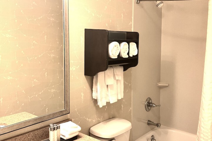 Room 34 of 52