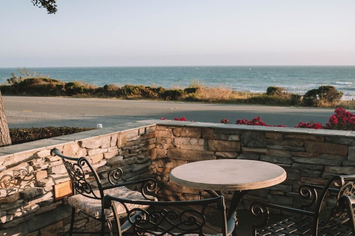 Fireside Inn on Moonstone Beach