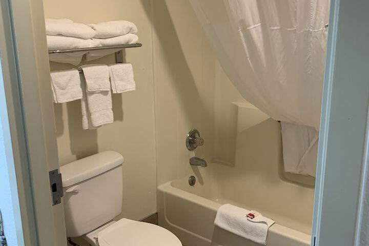 Room 11 of 25