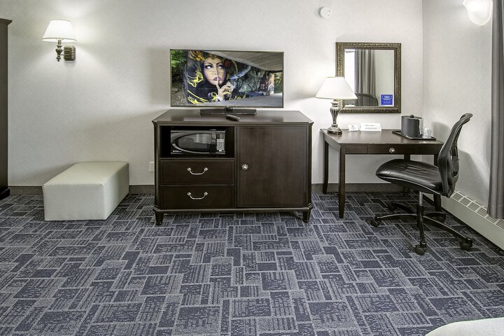 Room 21 of 32