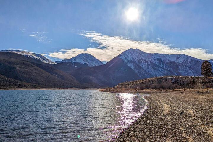 Lake Cabin w / King Bed Foodie Kitchen, & Views