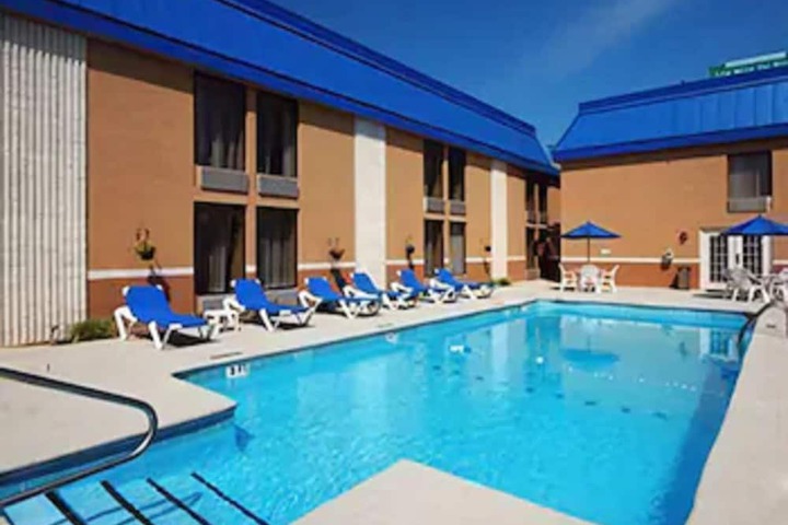 Pool 7 of 50