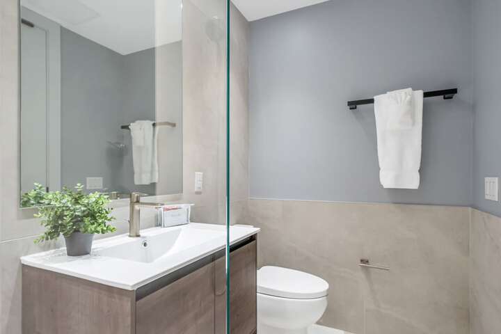 Global Luxury Suites at the Arches