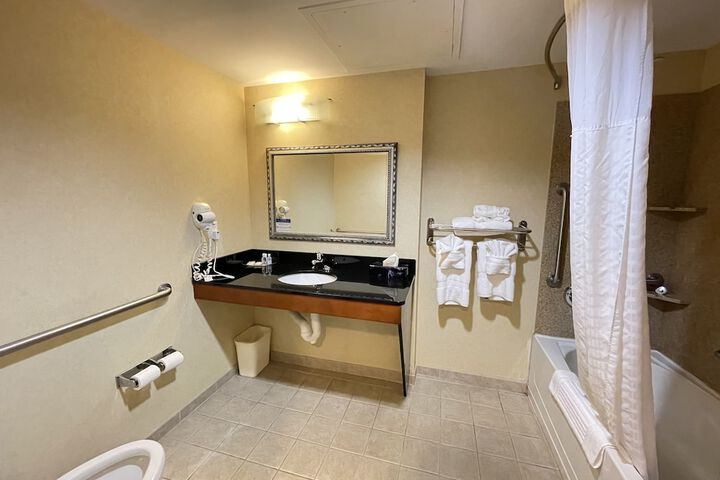 Room 43 of 95