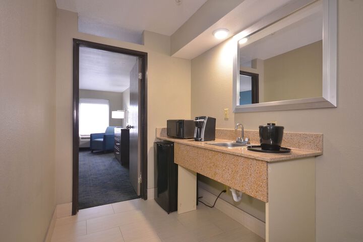 Holiday Inn Express Fayetteville- Univ of AR Area by IHG
