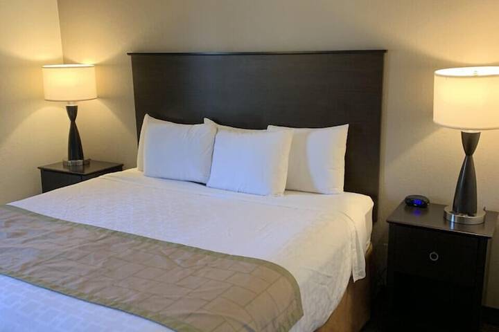 Room 11 of 24