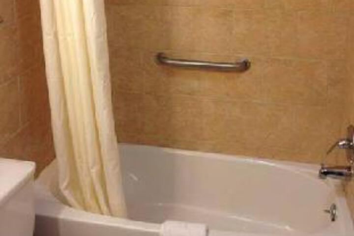 Room 4 of 5