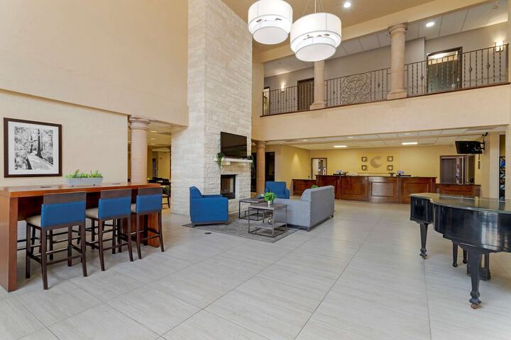 Hotel Interior 7 of 43