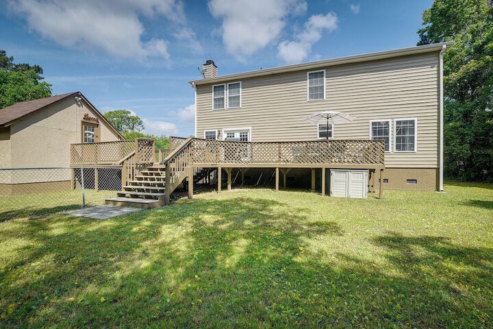 Group-friendly Myrtle Beach House w / Deck