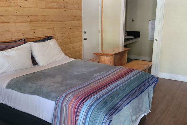 Room 12 of 17