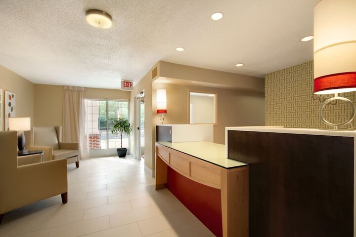 MainStay Suites Detroit Farmington Hills