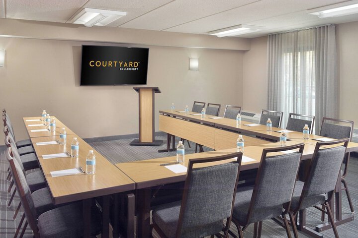 Courtyard by Marriott Atlanta Airport South / Sullivan Road