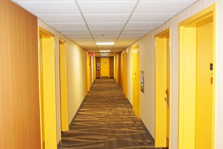 Ballroom/Hall 30 of 33