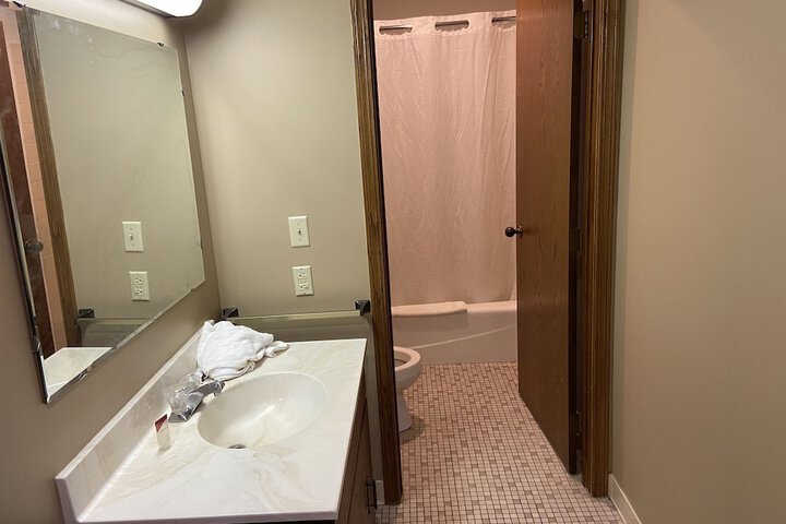 Room 32 of 61