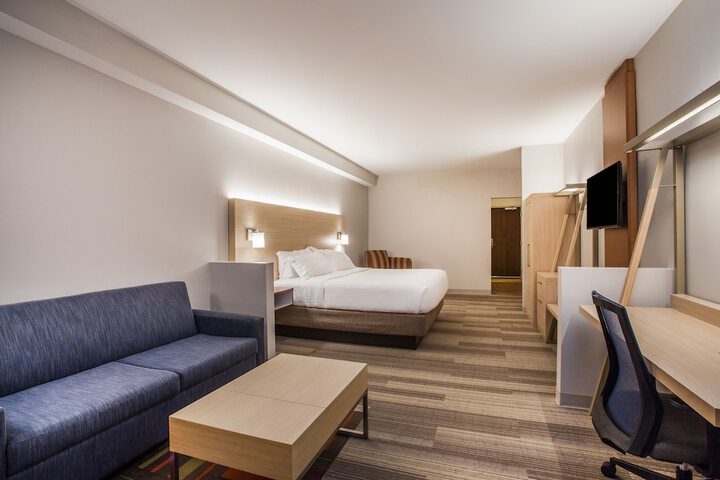 Room 27 of 52